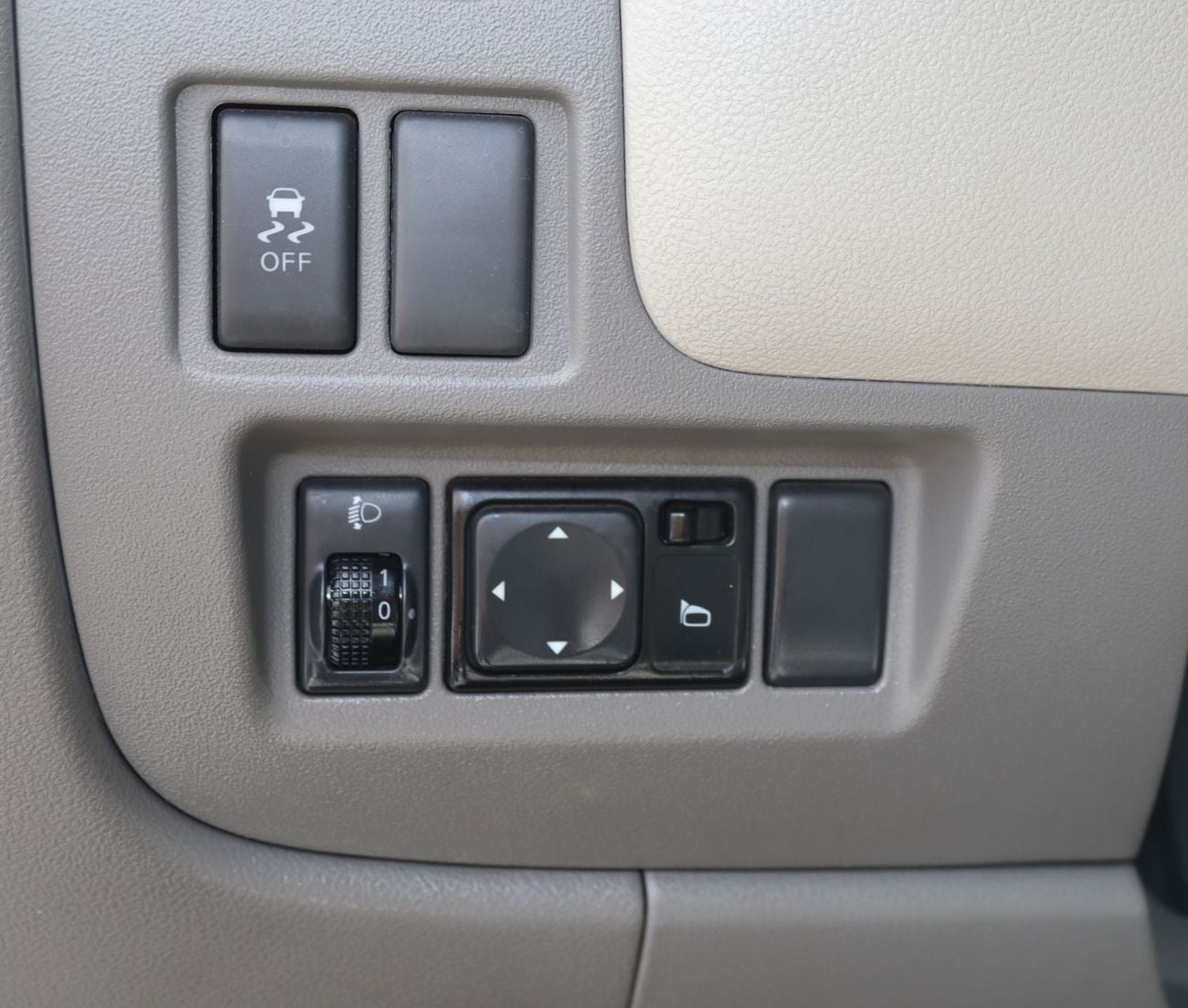 نيسان ميكرا نيسان ميكرا 2020 -  خليجى -  بدون حوادث - بمحرك 1.5L-  بحاله ممتازه