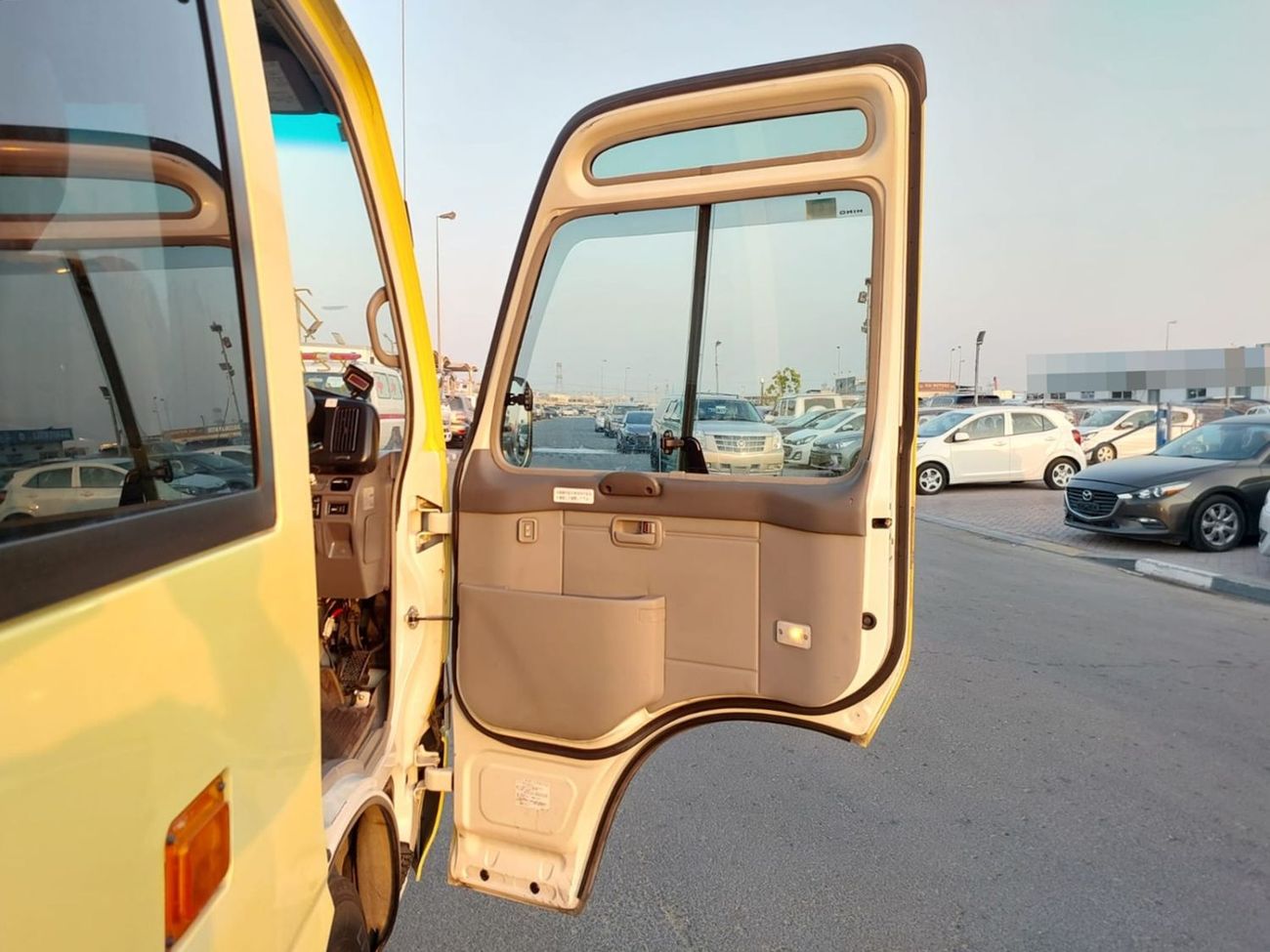 تويوتا كوستر 2015 TOYOTA COASTER BUS RHD 4.0 L DIESEL AUTOMATIC (PM02874)