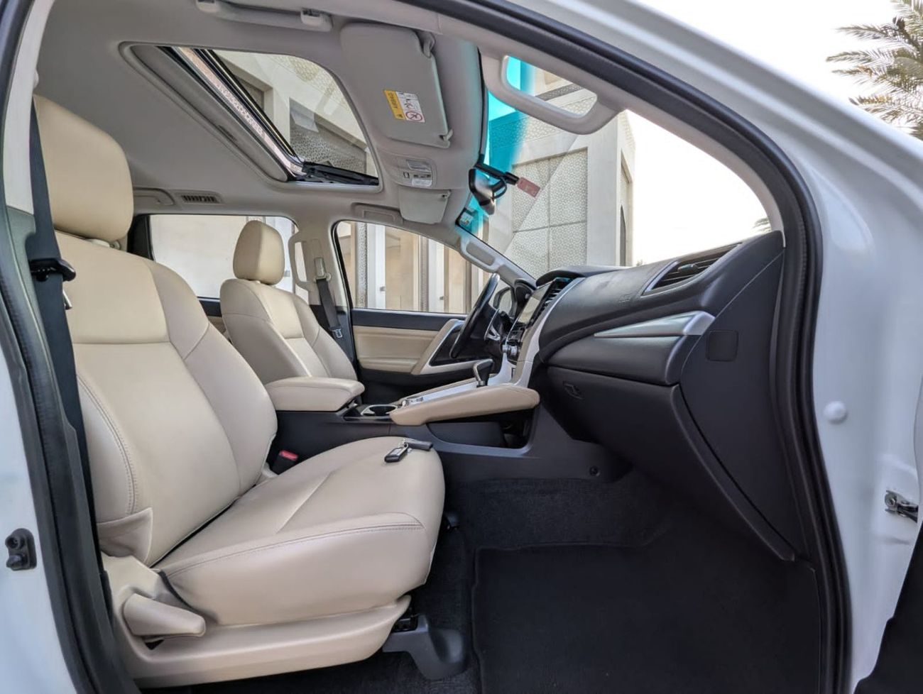 ميتسوبيشي مونتيرو سبورت Mitsubishi Montero sport 2022 LHD white colour