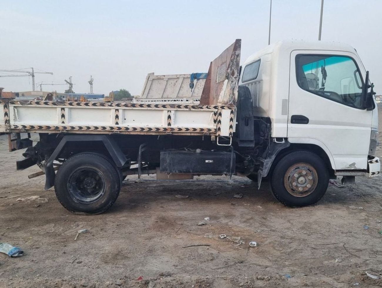 Mitsubishi Fuso Canter Original tipper