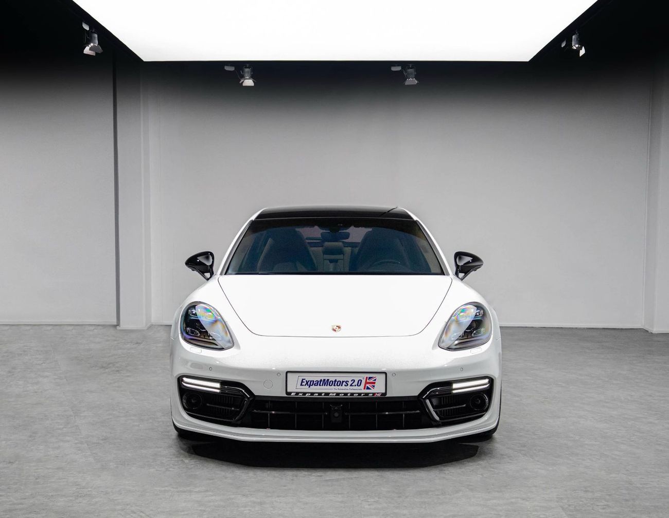 Porsche Panamera Turbo Sport Turismo 4.0L AWD Sport Turismo • 550 BHP • Warranty + Service Contract Available • GCC