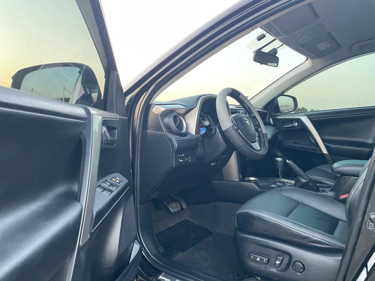Toyota RAV4 2014 Toyota Rav4 Japanese Specs - 2.0L V4 - AWD 4x4 - Push Start Electric Seats With Sensors MidOpti