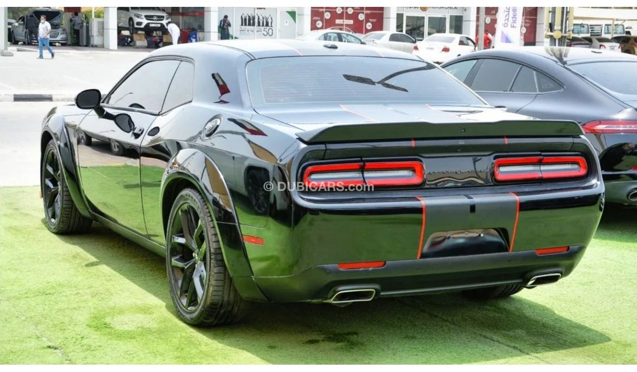 دودج تشالينجر SXT