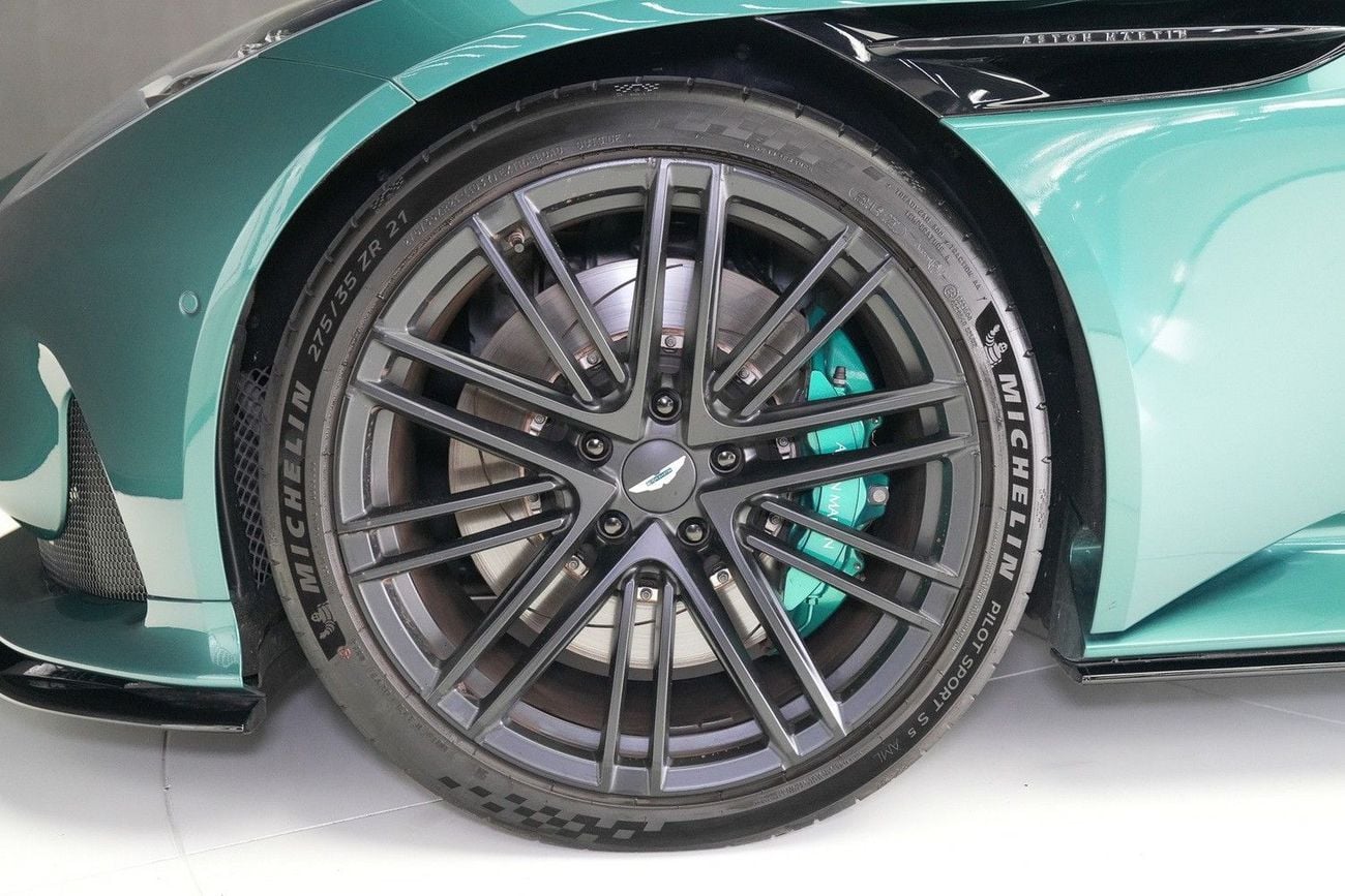 Aston Martin DB12 STD