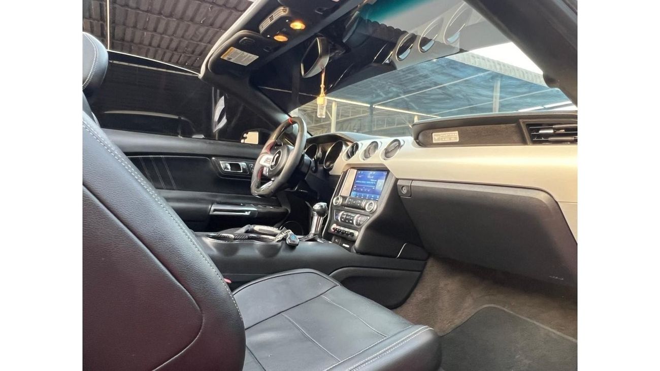 Ford Mustang FORD MUSTANG ECOBOOST CONVERTIBLE GT 500  4 CYLINDER MODEL: 2016 MILEAGE : 76,000 KM PRICE: 44.000 D