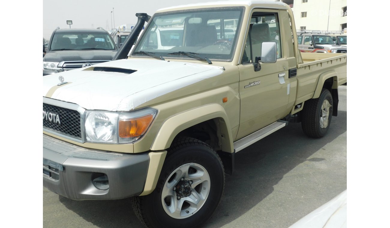 تويوتا لاند كروزر بيك آب 79 Single Cab pup V8 4.5L TD MT Winch&Bedliner