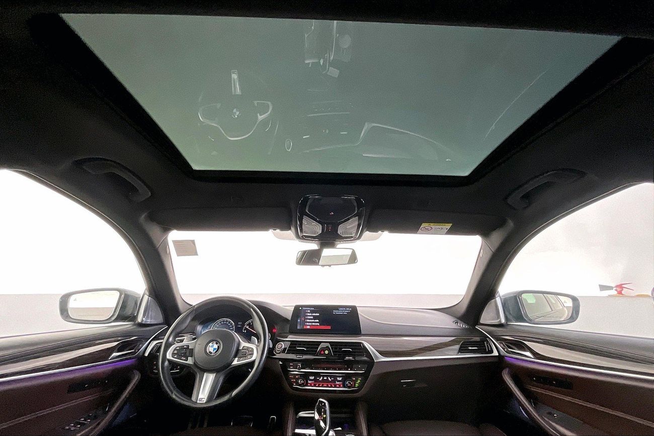 بي أم دبليو 530i Luxury + M Sport Package | شامل الضمان | 0 ﺪﻔﻋﺓ ﺃﻮﻟﻯ