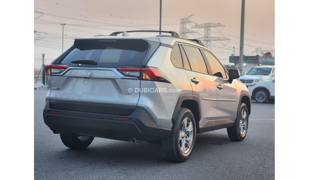 تويوتا راف ٤ TOYOTA RAV4 XLE FULL OPTION 4X4 CLEAN CAR