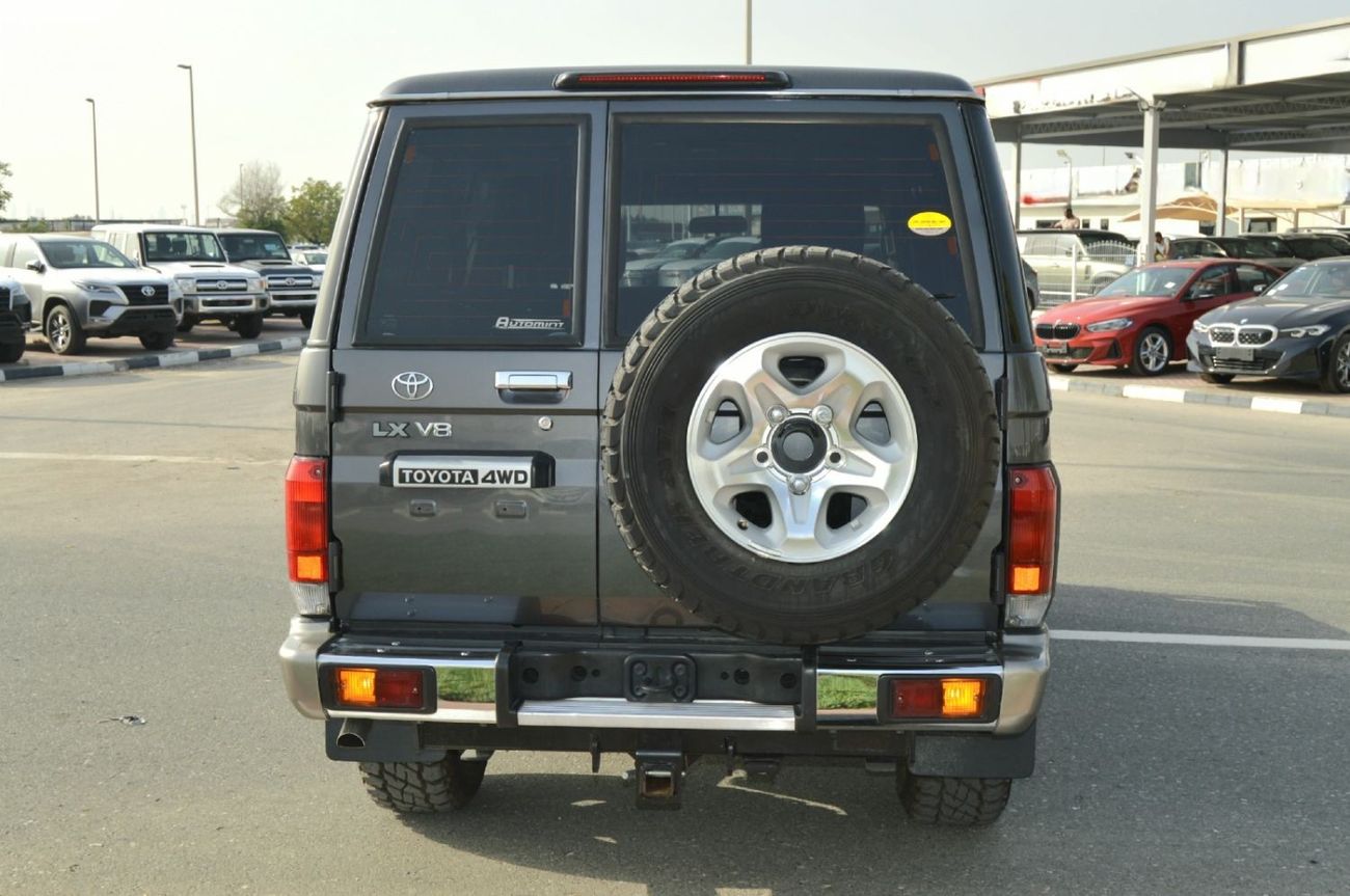 Toyota Land Cruiser Pick Up Diesel 4.5 Liter Right Hand Drive 5 Doors Manual Gear