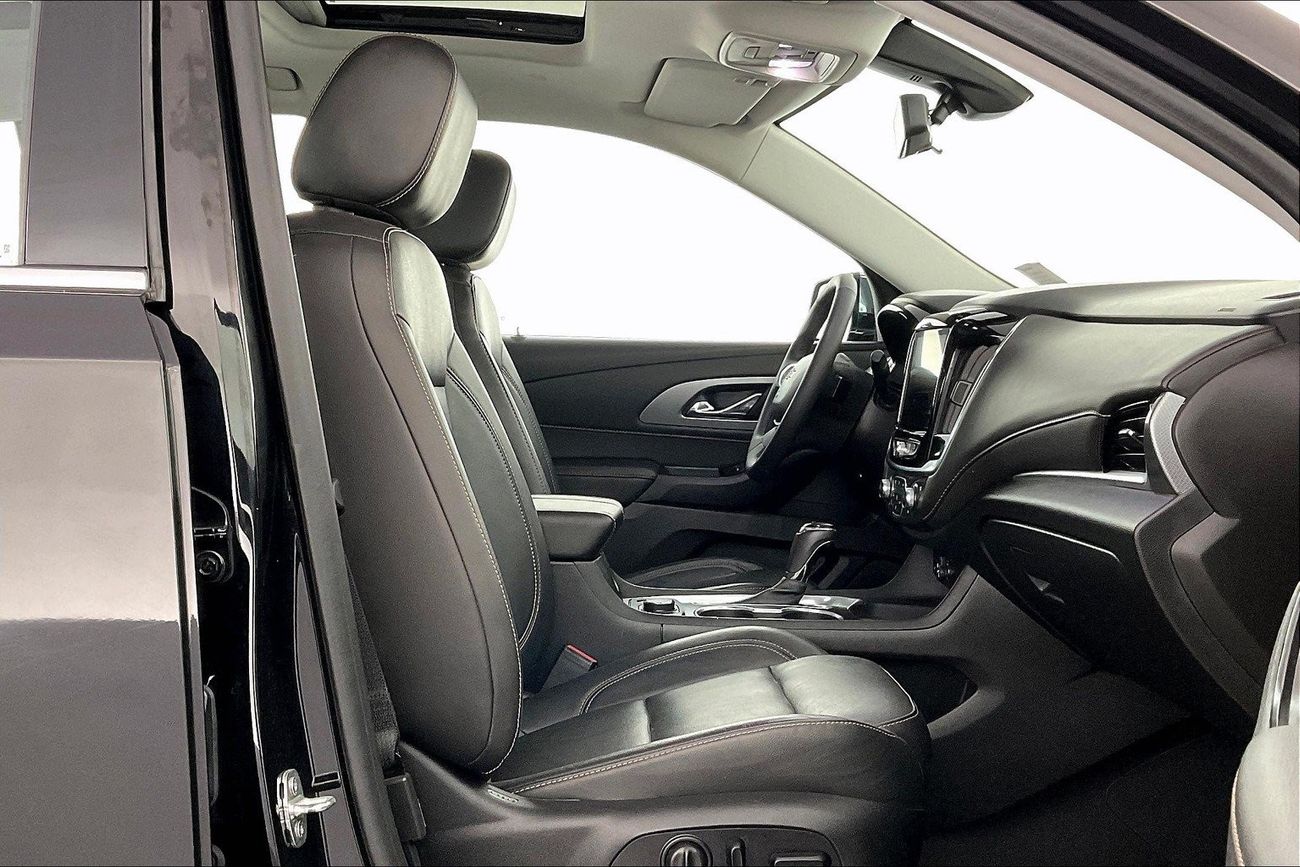 ميتسوبيشي باجيرو GLS Midline w/sunroof | شامل الضمان | 0 ﺪﻔﻋﺓ ﺃﻮﻟﻯ