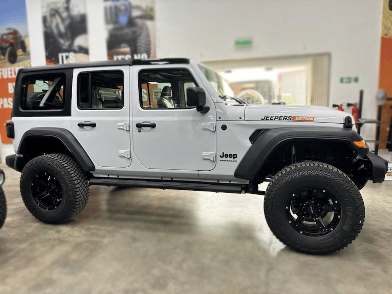 Jeep Wrangler Unlimited Sport S 2.0L A/T