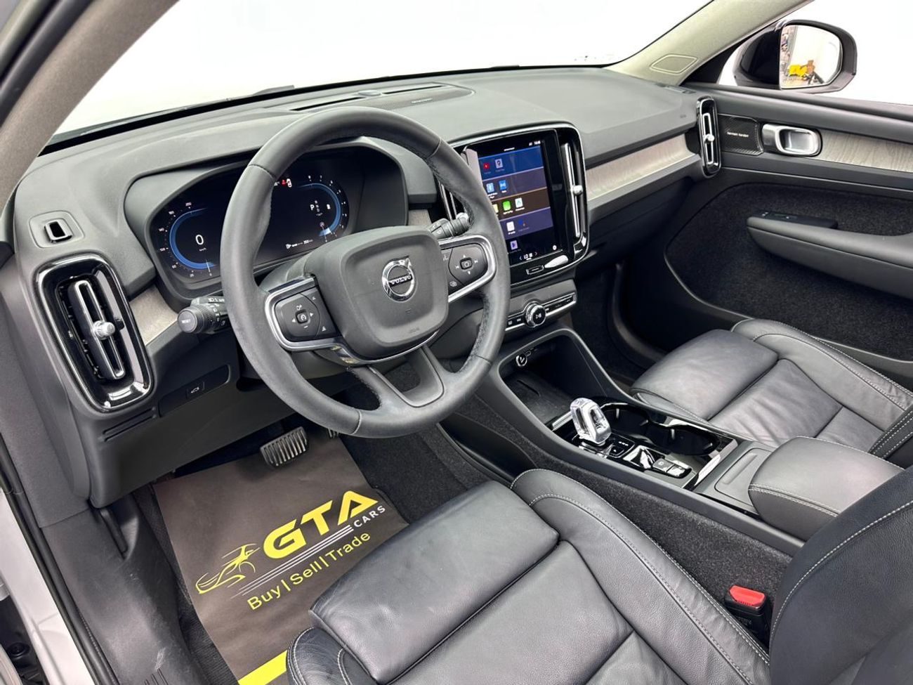 Volvo XC40 2023 Volvo XC40 B4 Ultimate Dark, 2028 Volvo Warranty, Volvo Full Service History, GCC