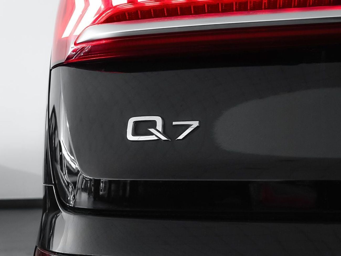 أودي Q7 55 TFSI quattro S-Line 3.0L