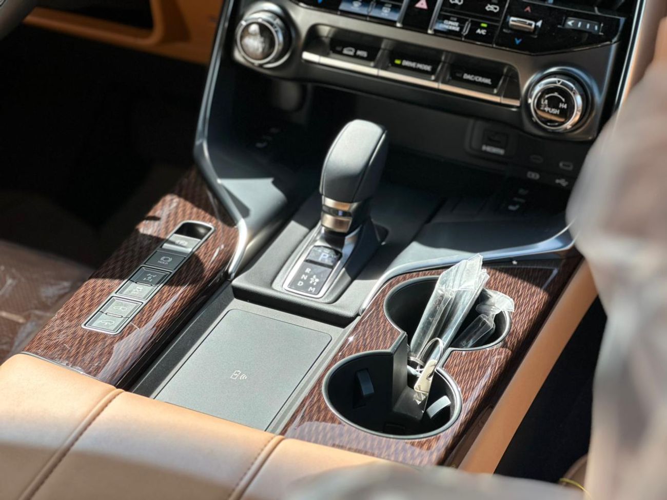 Lexus LX 700h Brand New Lexus LX700h Luxury available in stock