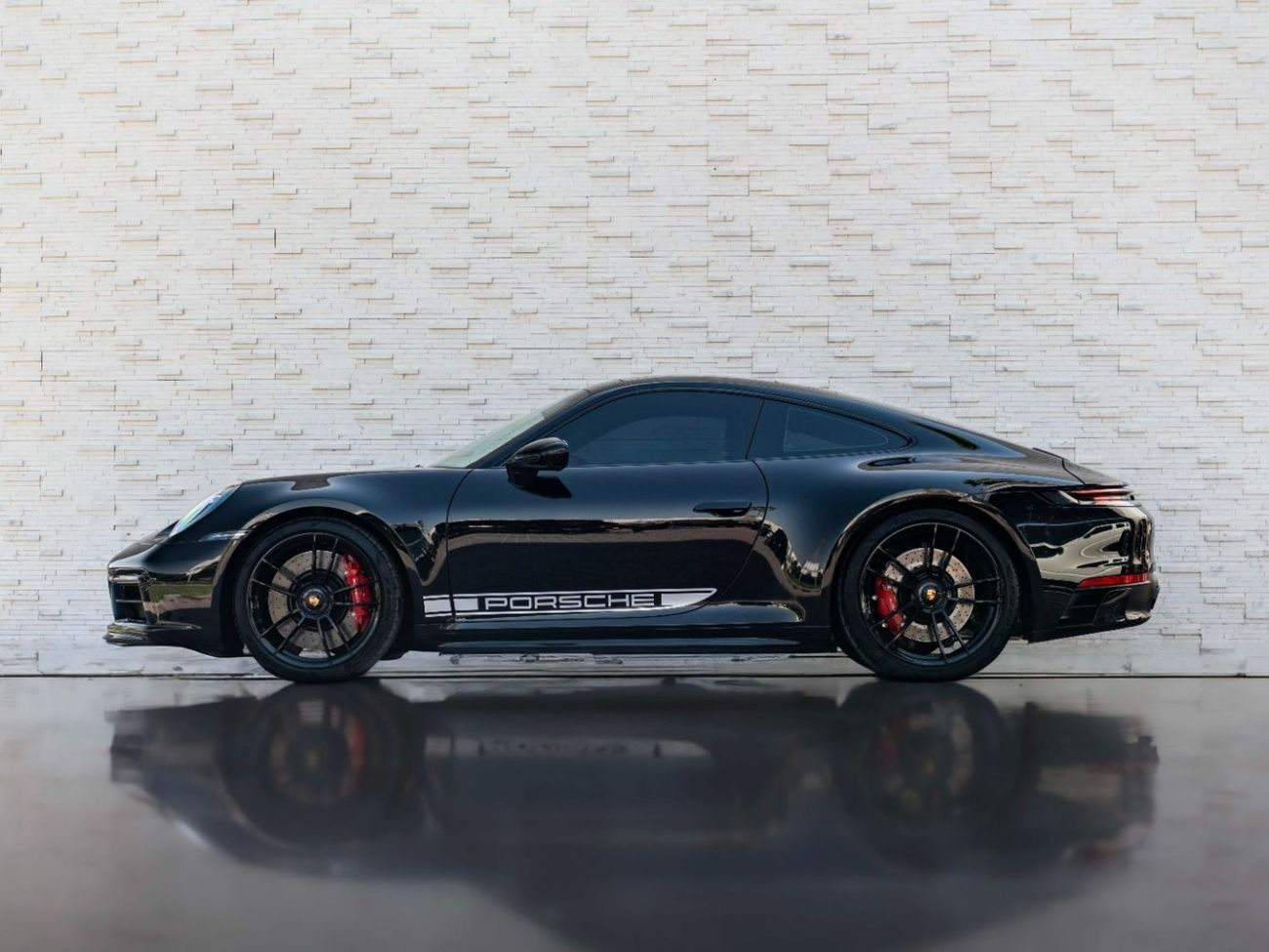 Porsche 911 Carrera 4GTS 3.0L (475 HP) Coupe