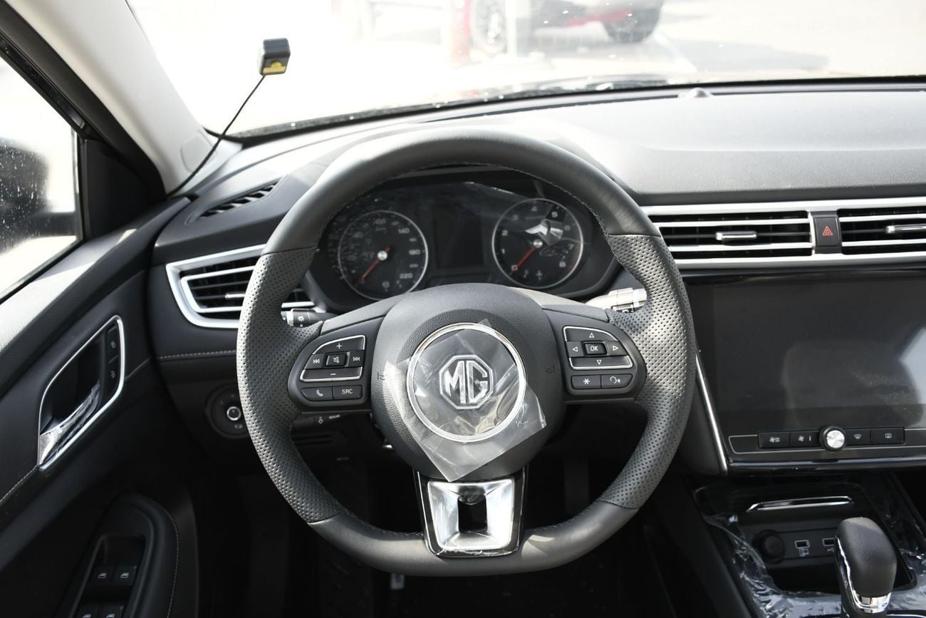 MG 5 DEL 2025 MG 5 1.5L is the top-tier variant