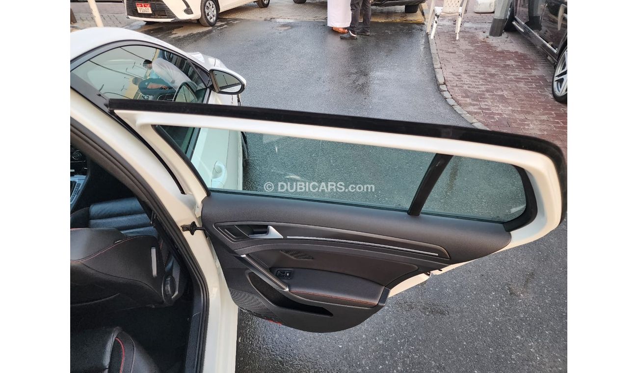 Volkswagen Golf Volkswagen Golf GTI P1 _Gcc_2018_Excellent_Condition _Full option