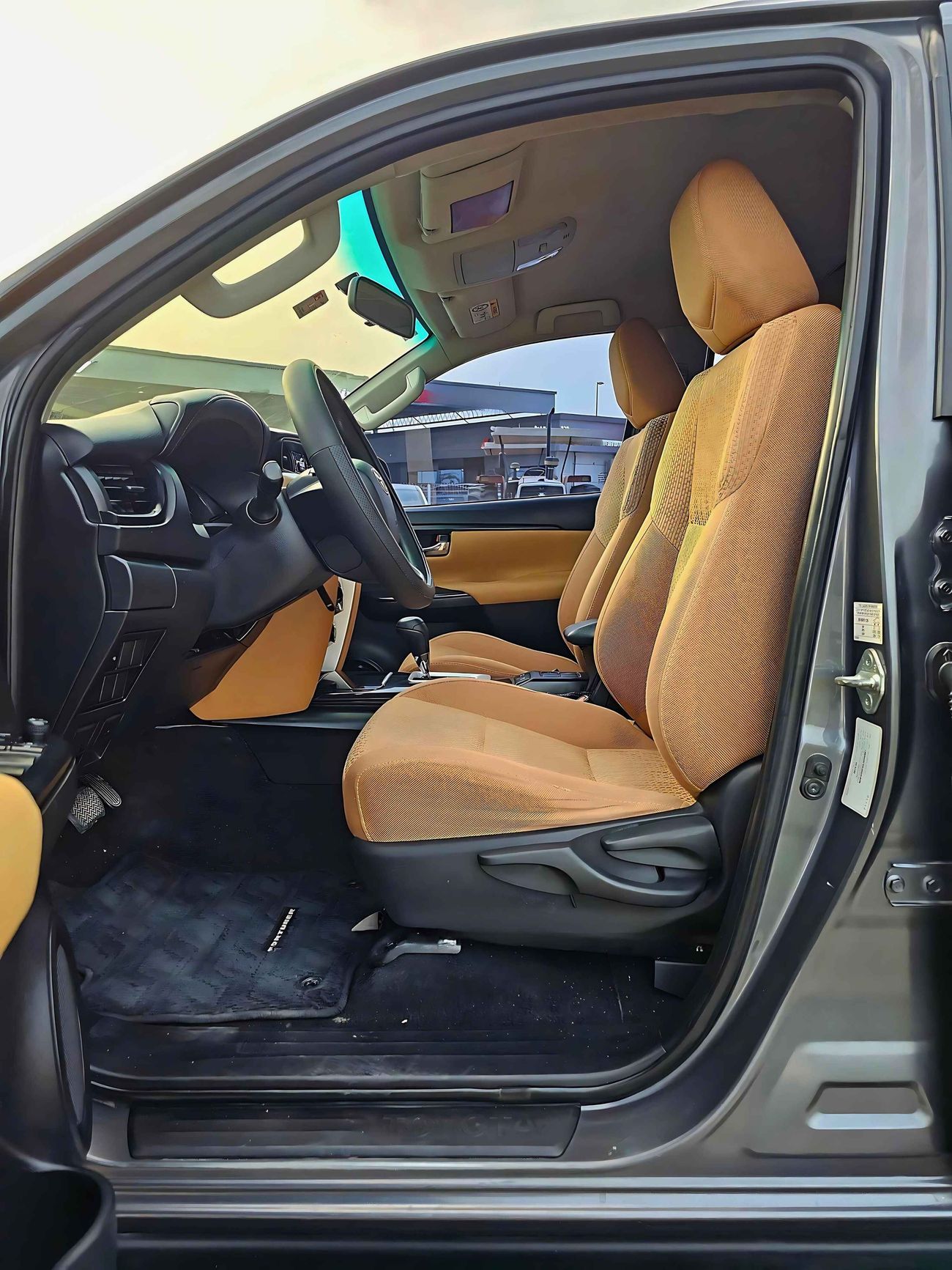 تويوتا فورتونر V4 /4WD/ NON ACCIDENT/ ORIGINAL COLOR/ 1199 MONTHLY / LOT# 90501