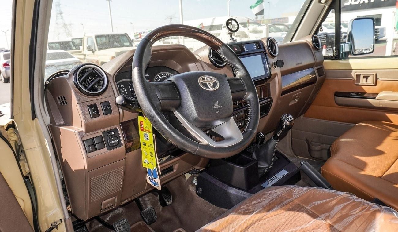 تويوتا لاند كروزر بيك آب 4.5L V8 Diesel M/T. Single Cabin