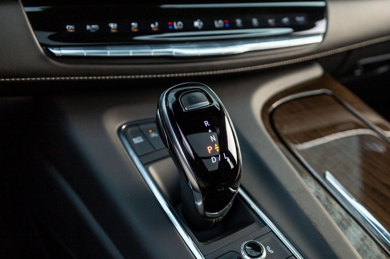 Cadillac Escalade Sport Platinum 6.2L 4WD Cadillac Escalade 2024 Japanese Specs | Warranty | Service Contract