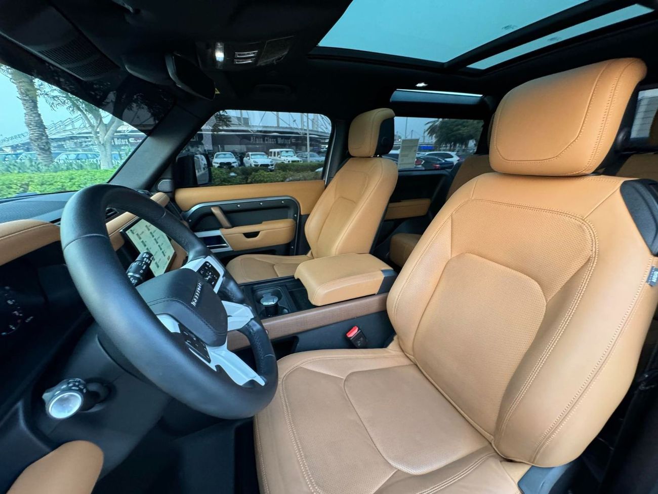 Land Rover Defender GCC SPEC UNDER WARRANTY AND SERVICE CONTRACT