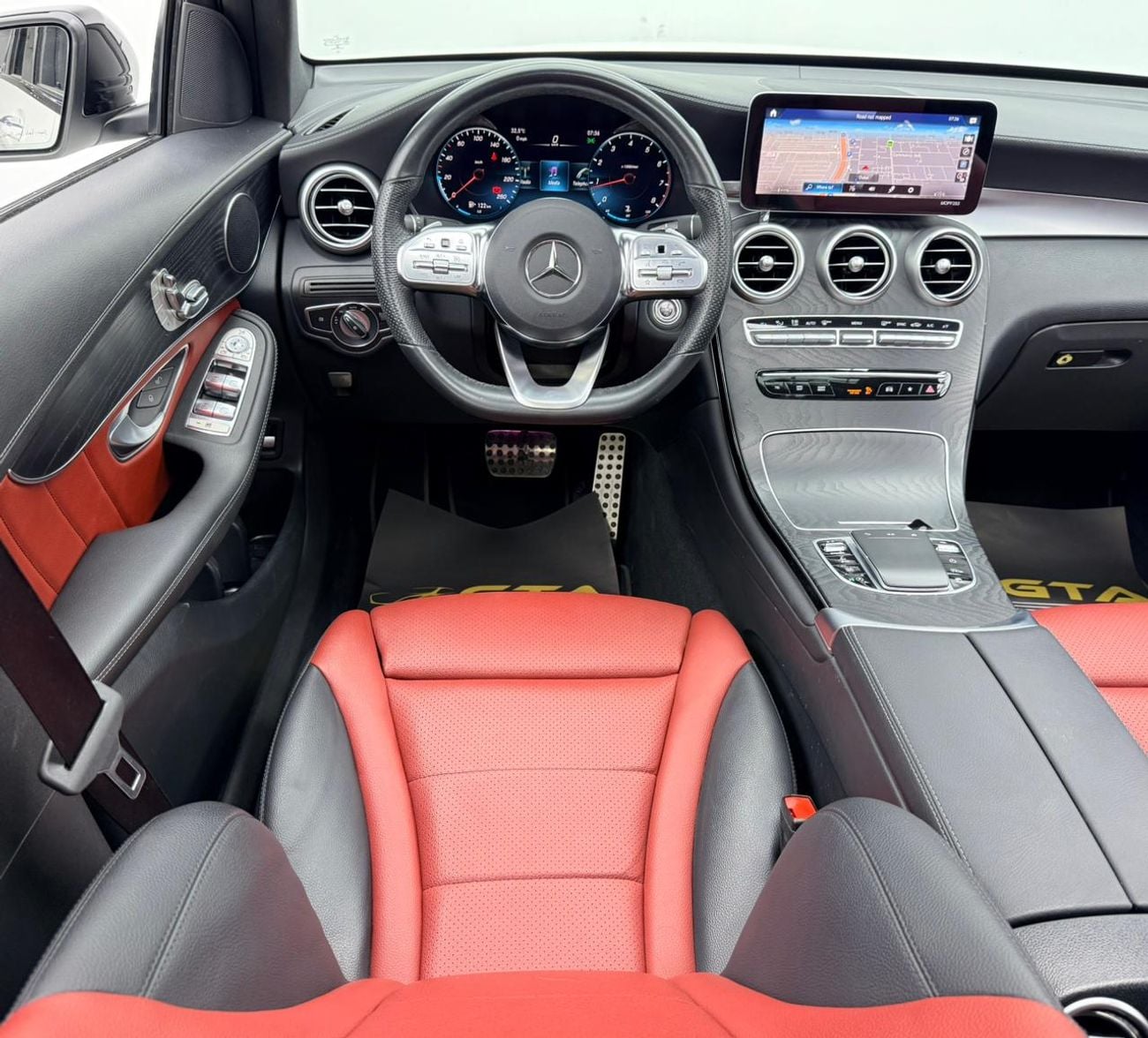 مرسيدس بنز GLC 200 2021 Mercedes Benz GLC200 Coupe, Warranty, Full Mercedes Service History, Low Km, GCC