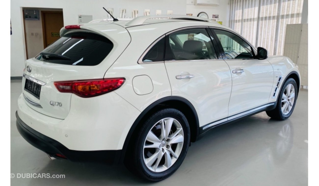 Infiniti QX70 Qx70 .. GCC .. FSH .. Perfect Condition .. V6