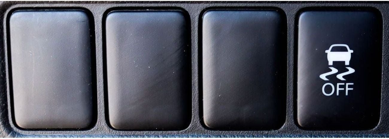 ميتسوبيشي L200 GL 2.4L (132 HP) Mitsubishi L200 2.4 L RWD 2021 GCC accident-free in excellent condition 638 P.M