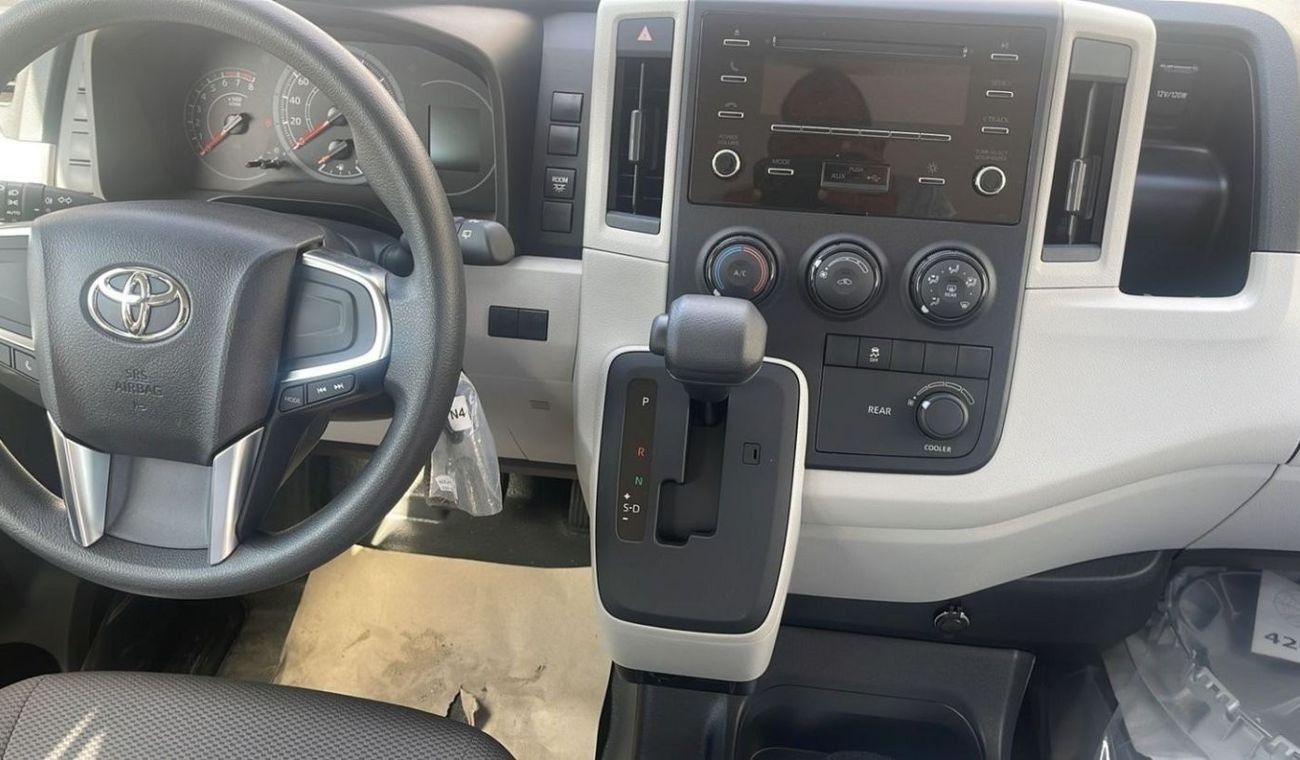 تويوتا هاياس كوميتور GL  سقف عالي كوميتور GL  سقف عالي ambulance full equipment اتوماتيك