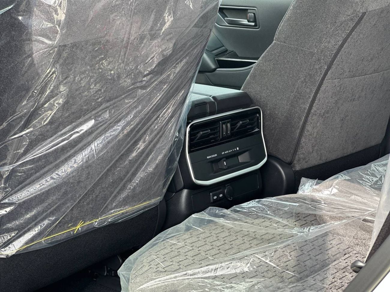 تويوتا لاند كروزر GXR 3.5L PTR A/T // 2026 // STD with Sunroof , Cool Box , Cruise Control // Special Offer // By Form