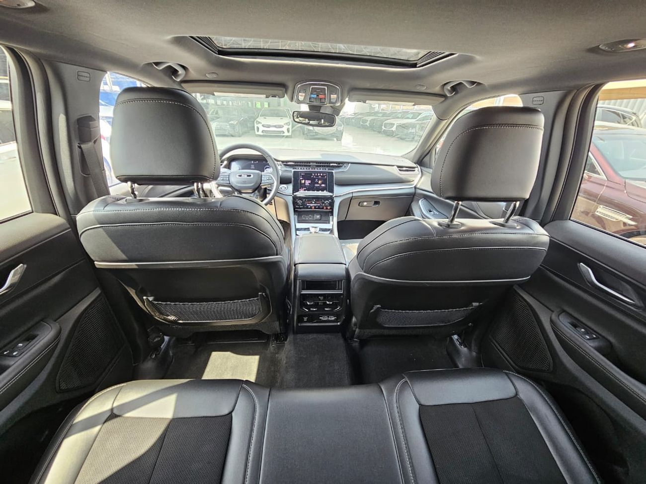 جيب جراند شيروكي Laredo 3.6L RWD