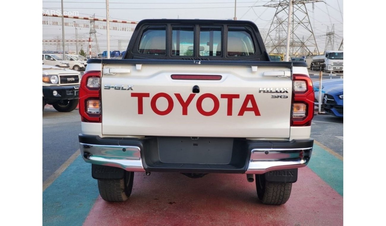 Toyota Hilux Pick Up SR5 A/T 2022 model 2.7L Petrol 4wd White/Red