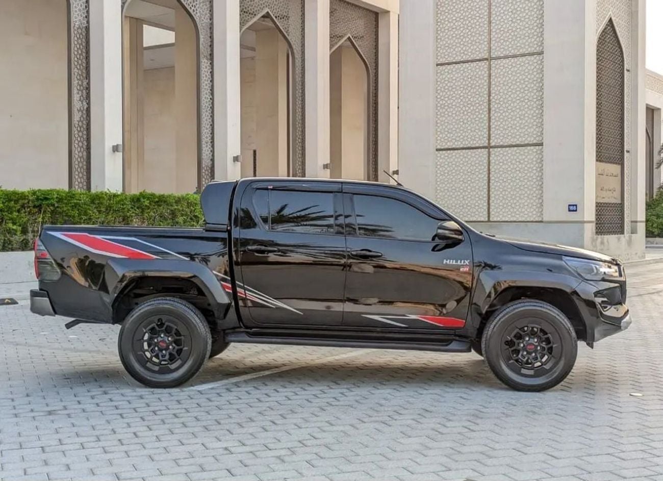تويوتا هيلوكس Toyota Hilux GR sports 2021Model Facelifted 2025 2.7 v4 petrol Engine Colour Black push start Transm