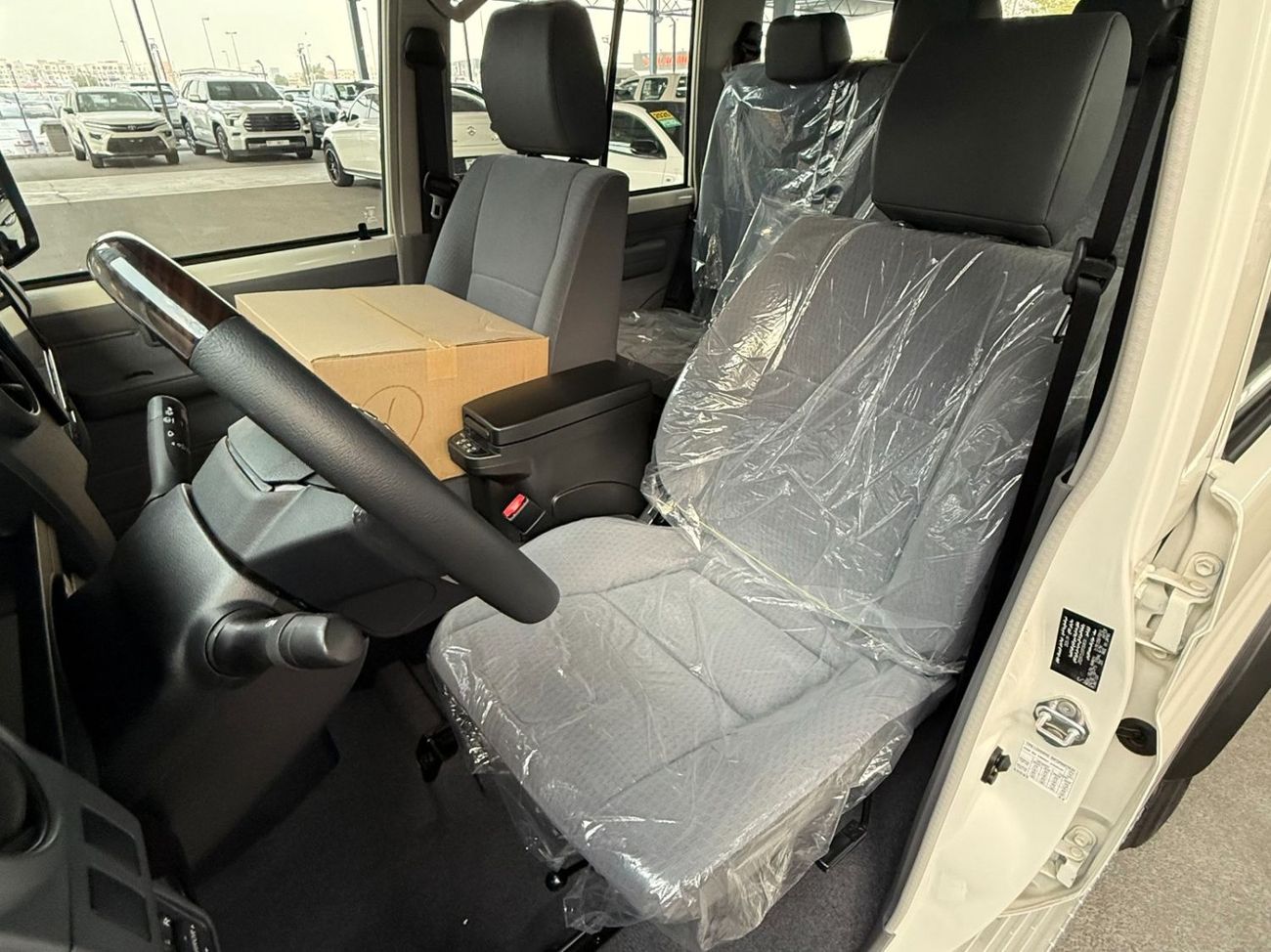 Toyota Land Cruiser 70 GDJ 76 2.8 DIESEL M/T **التصدير فقط خارج الخليج***