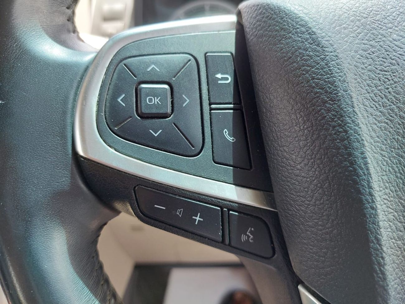 Toyota Hiace TOYOTA HIACE COMMUTER VAN RHD 2020 MODEL 2.8 L DIESEL AUTOMATIC(PM05350)