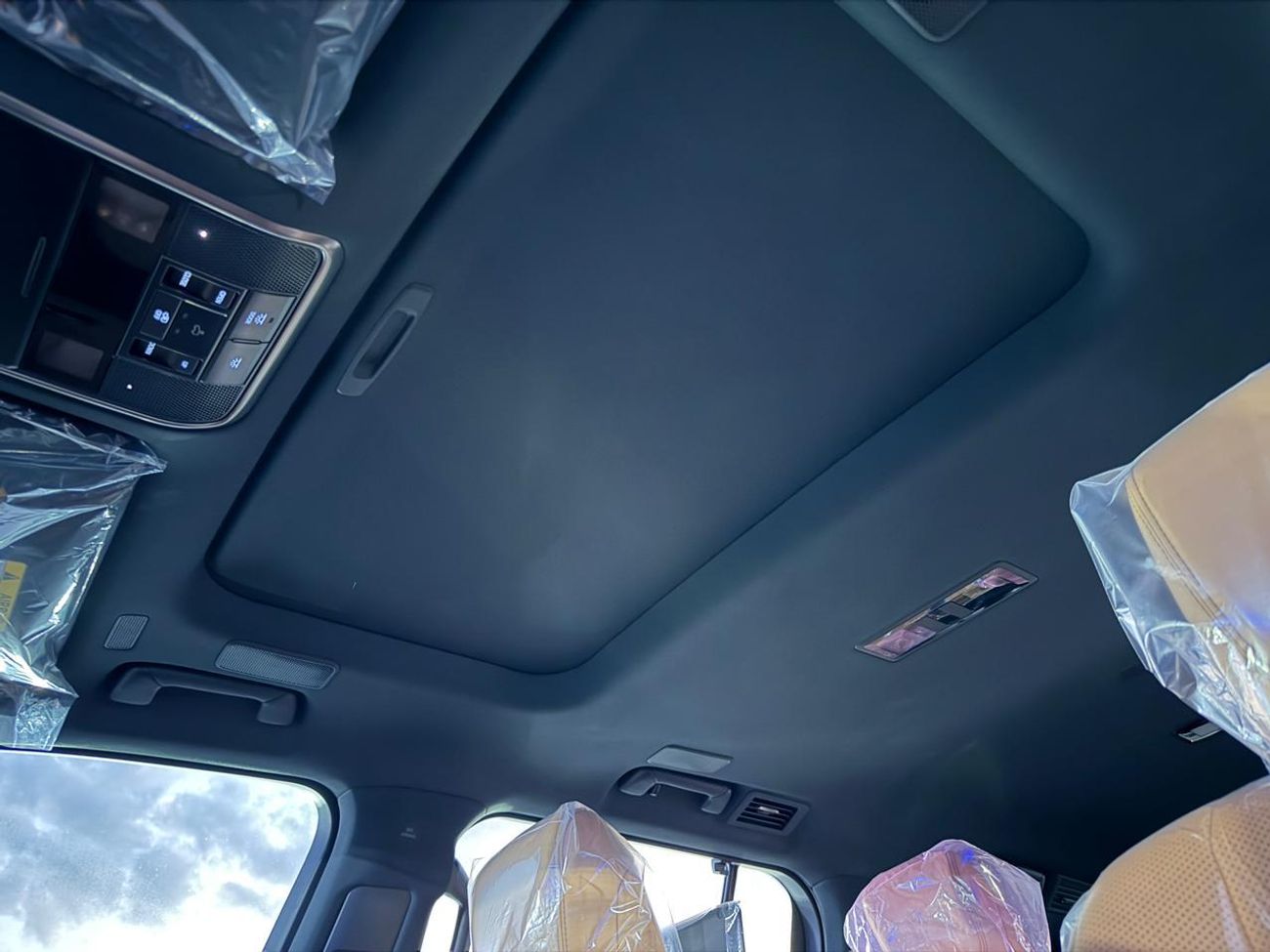 لكزس LX 700h 3.5L HYBRID URBAN 7 SEATER AUTOMATIC TRANSMISSION