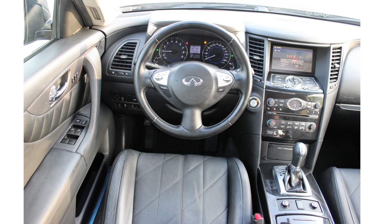 Infiniti QX70 2014 /Full Loaded/ V6/ GCC/ full service history