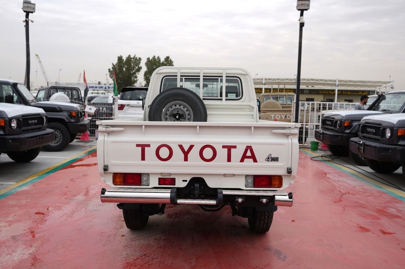 Toyota Land Cruiser Pick Up TOYOTA LC79 PICK-UP Single Cabin 2.8L 4-cylinder M/T MY25 Basic