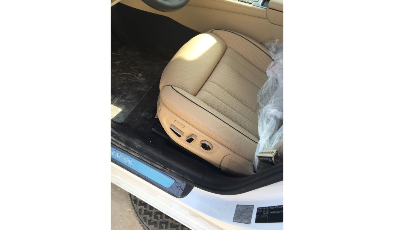 Hyundai Genesis Brand new Hyundai Genesis for sale in Dubai. White 2016 model,