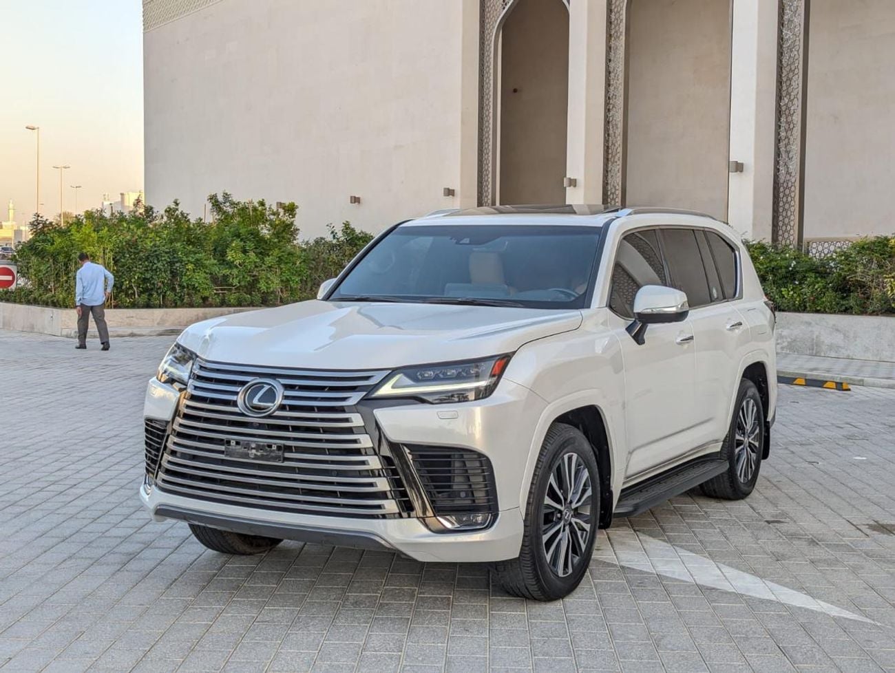 Lexus LX600 PRESTIGE