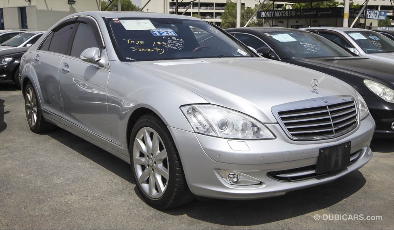 مرسيدس بنز S 550 4MATIC