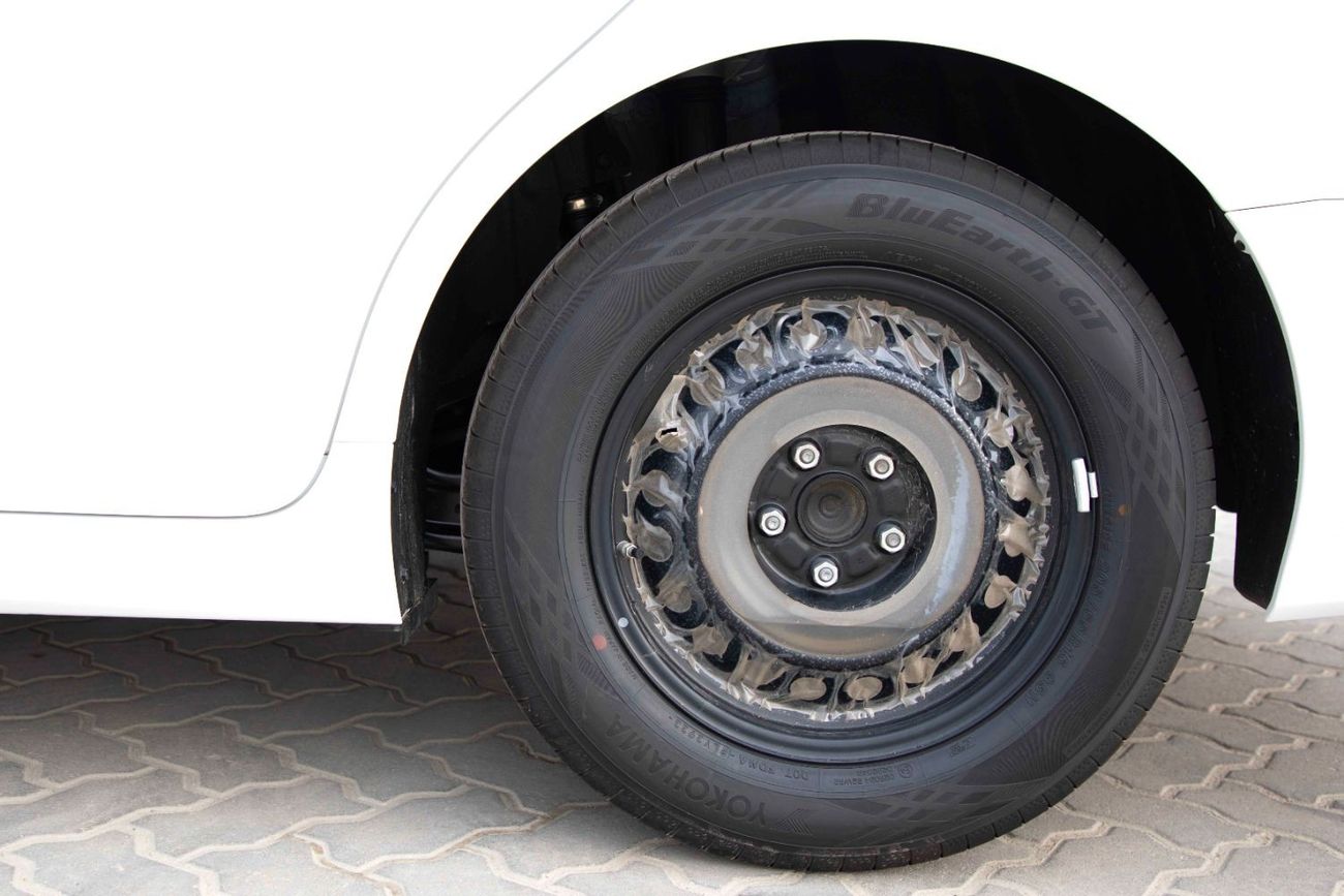 Toyota Camry 2024 Toyota Camry 2.5 LE - Super White inside Beige