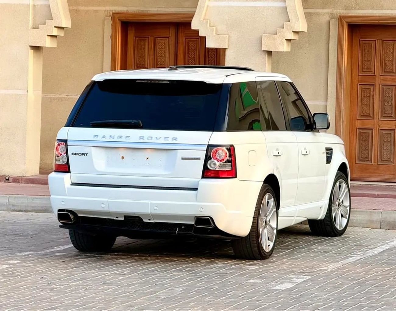 Land Rover Range Rover Sport SUPERCHARGED رنج روفر سبورت فل اوبشن خليجي Supercharged GCC Specs