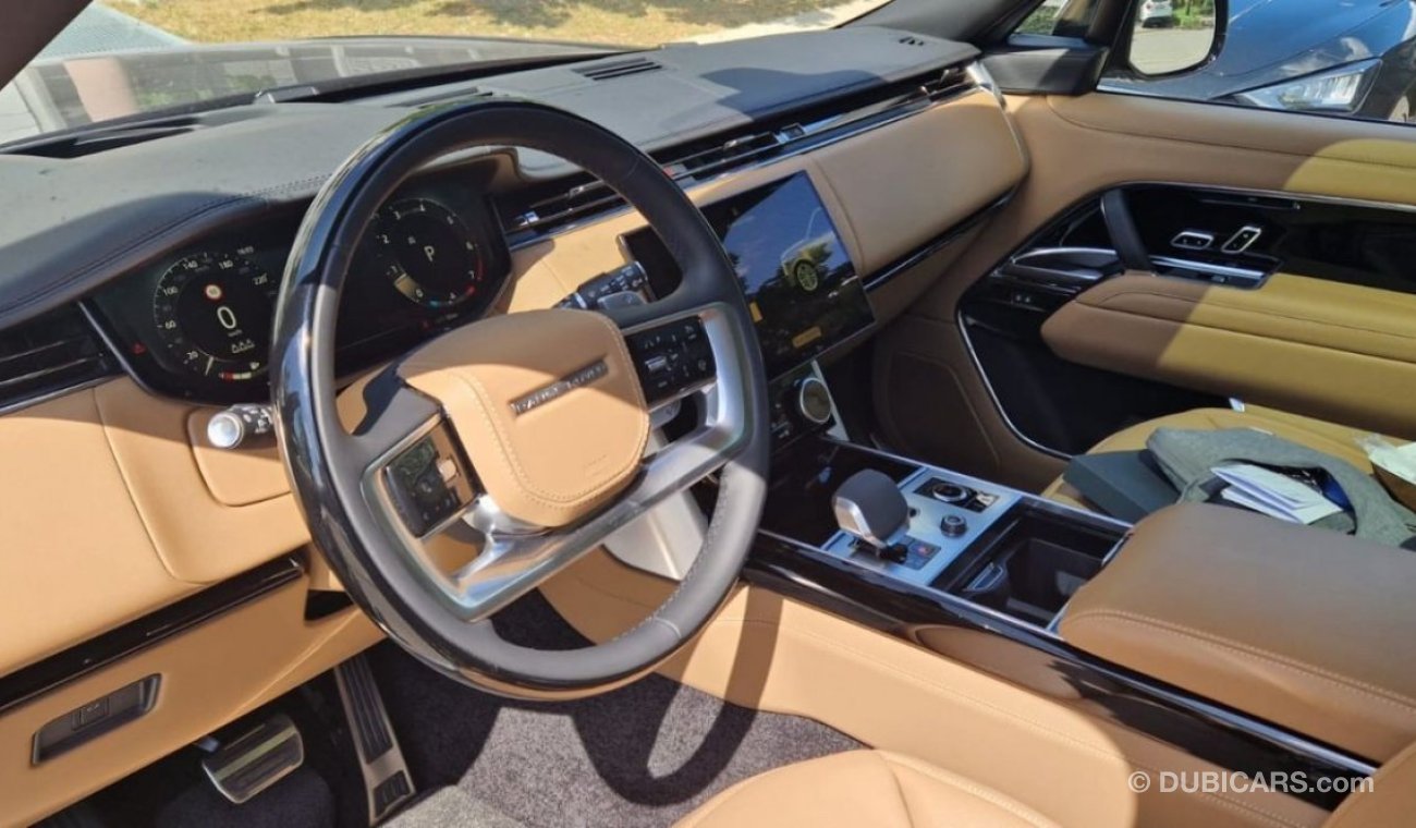 Land Rover Range Rover 4.4L P530 AUTOBIGRAPY DVD AT