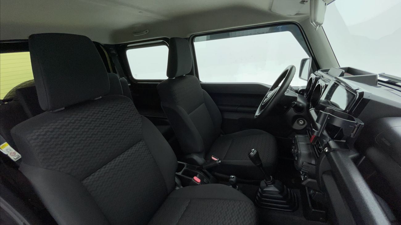 سوزوكي جيمني GL M/T 1.5 | بدون دفعة مقدمة | اختبار قيادة مجاني للمنزل