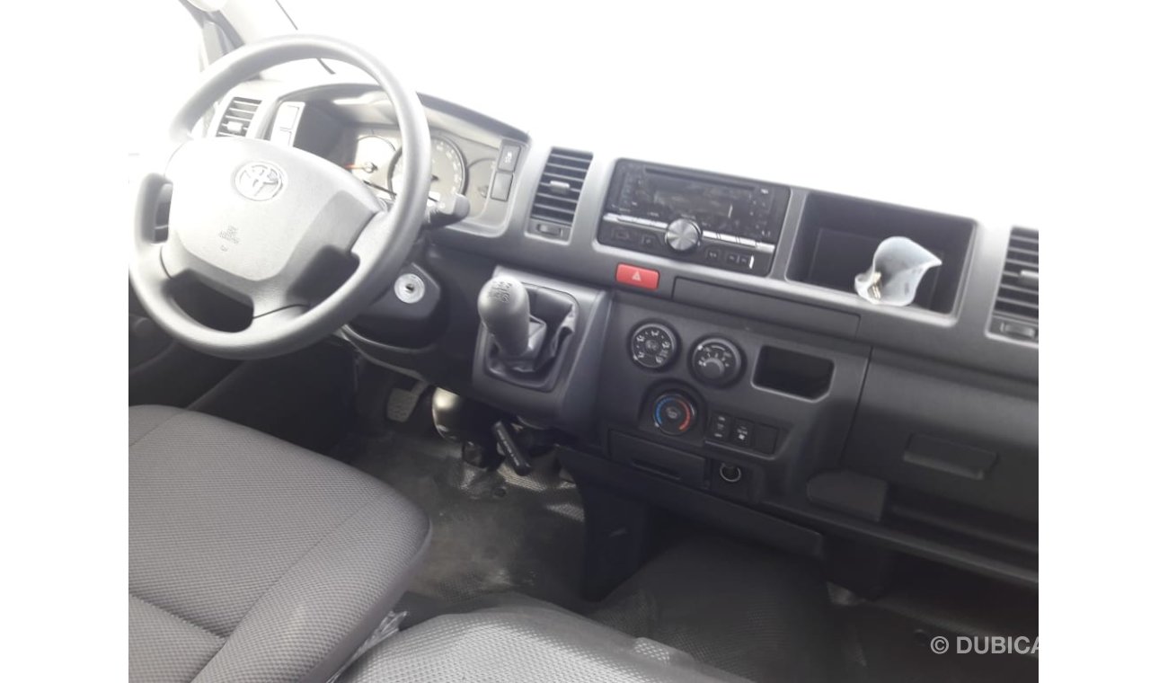 Toyota Hiace 13seats  petrol