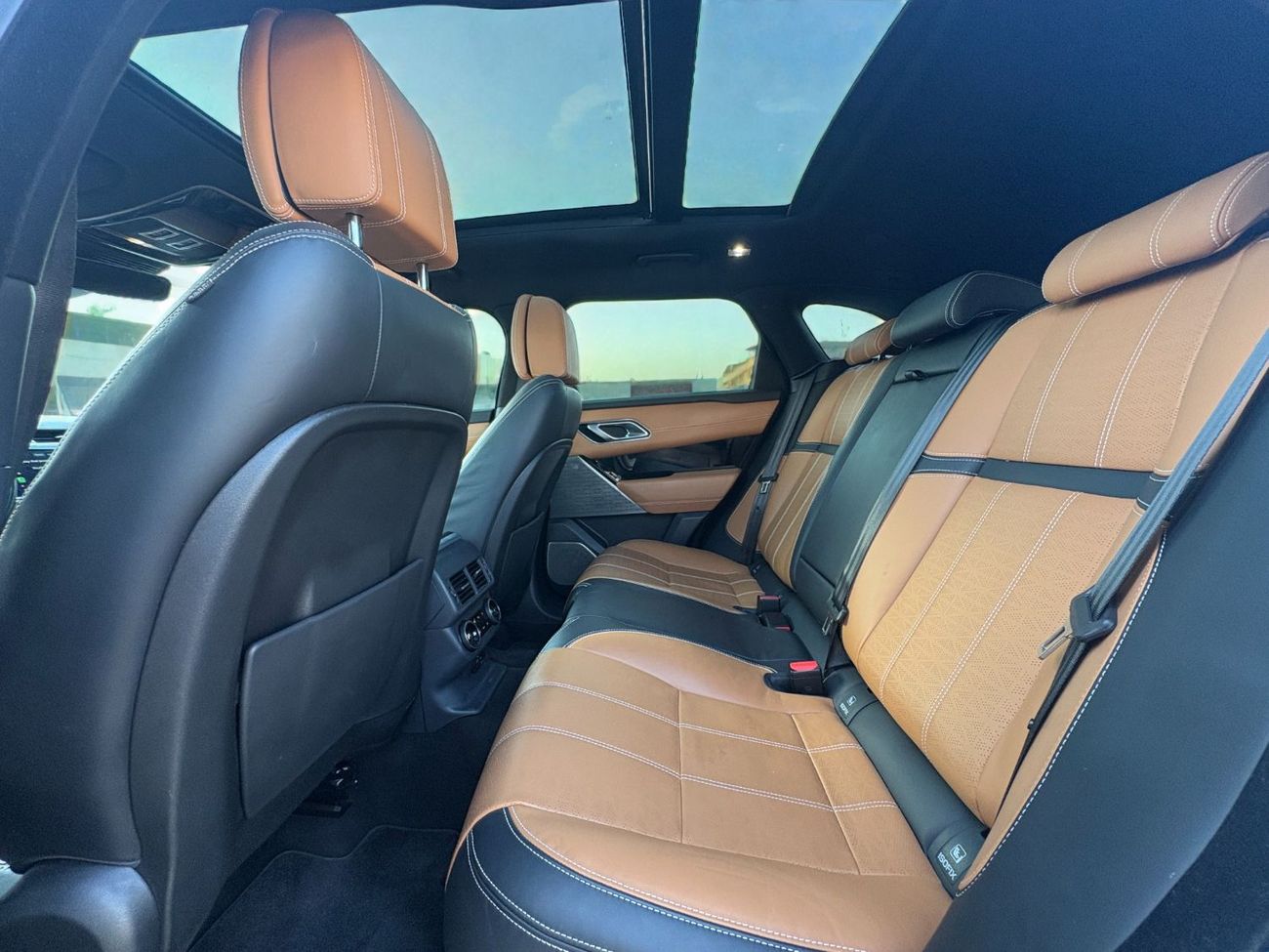 لاند روفر رينج روفر فيلار P300 HSE 2.0L R-DYNAMIC | Agency Maintained | 2021 | GCC SPECS | AED 3,030 per month