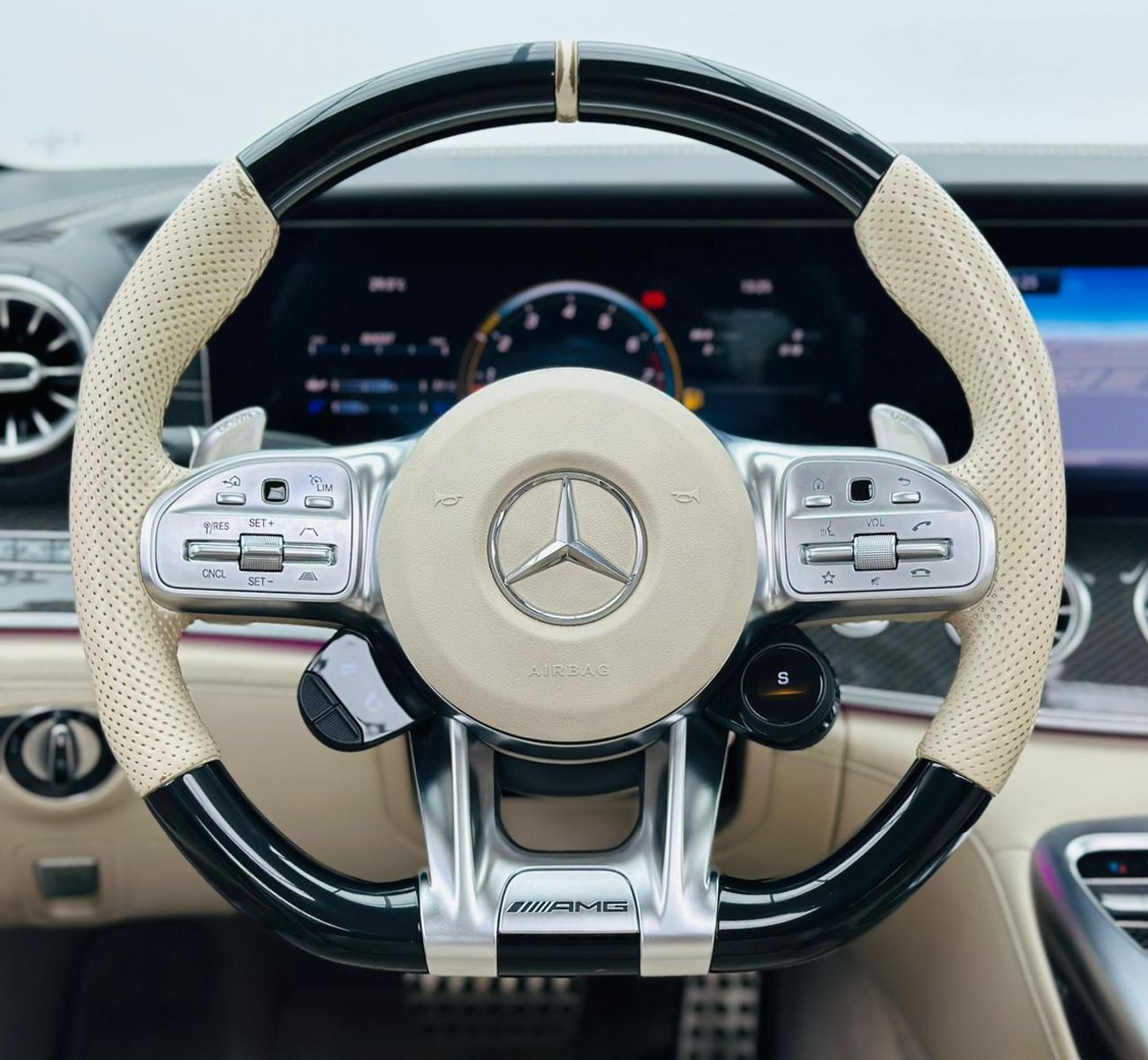 مرسيدس بنز ايه ام جي جي تي 53 2019 Mercedes-AMG GT53, 1 Year Unlimited Km Warranty, Mercedes Full Service History, GCC