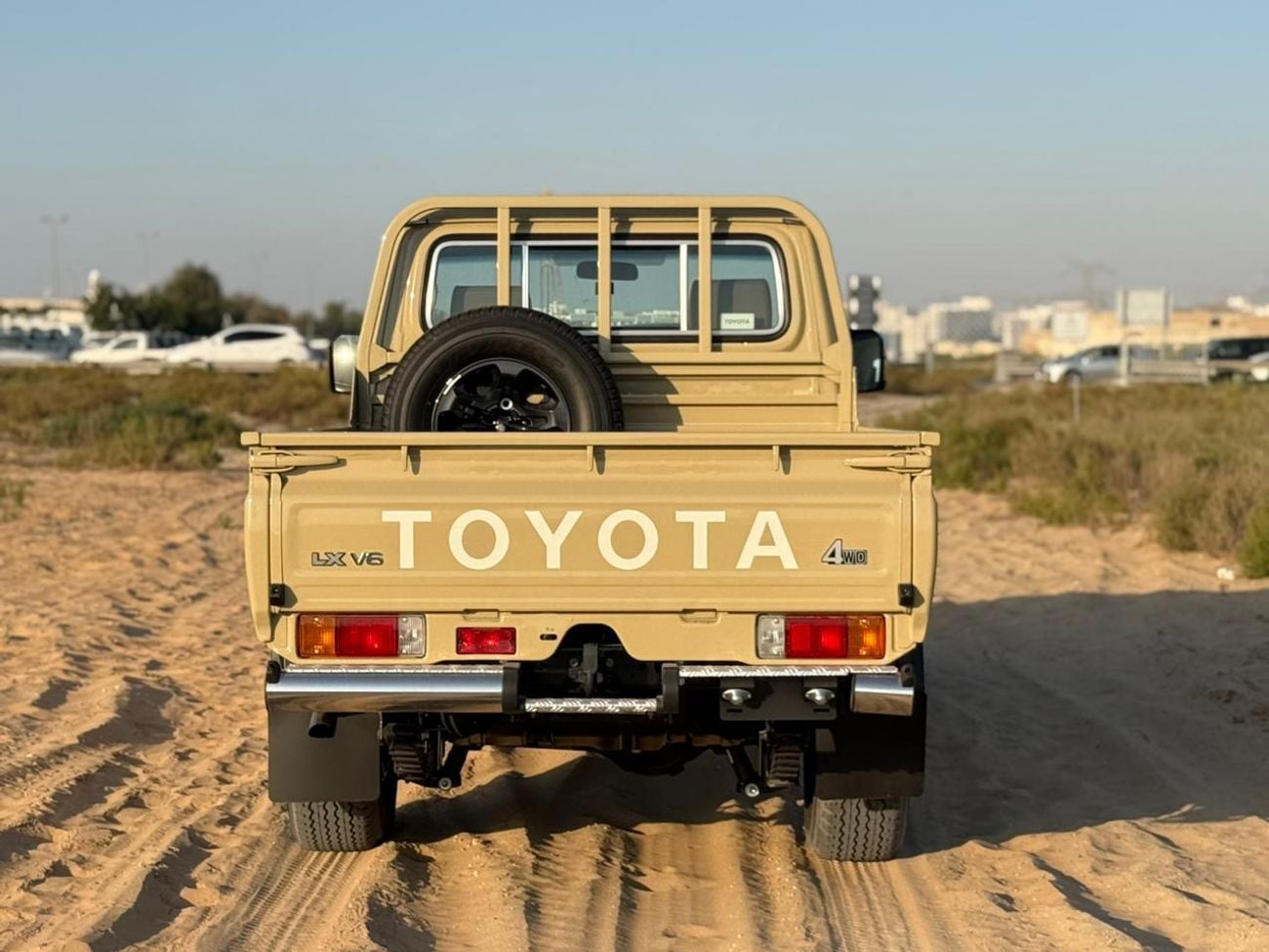 تويوتا لاند كروزر بيك آب
