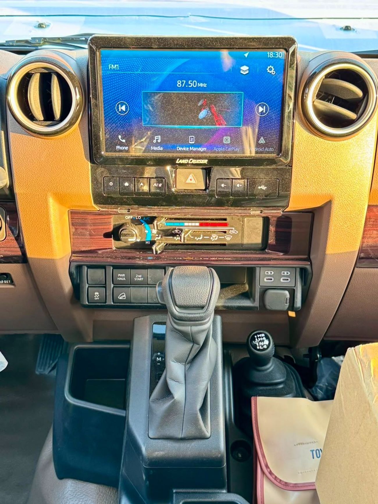 تويوتا لاند كروزر بيك أب 70 LC 79 - 4.0L - PETROL - AUTOMATIC - 2026